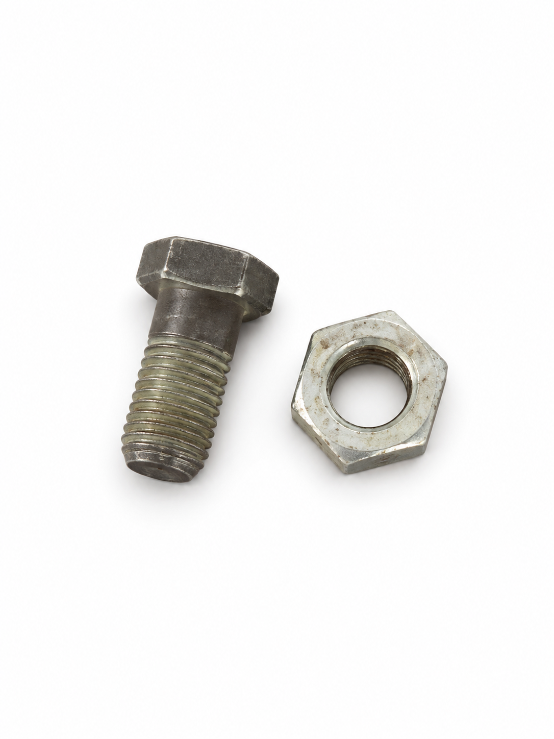 Vaca 470210 Vine Center Bolt & Nut for Older Model Shears — packaging or alternate view